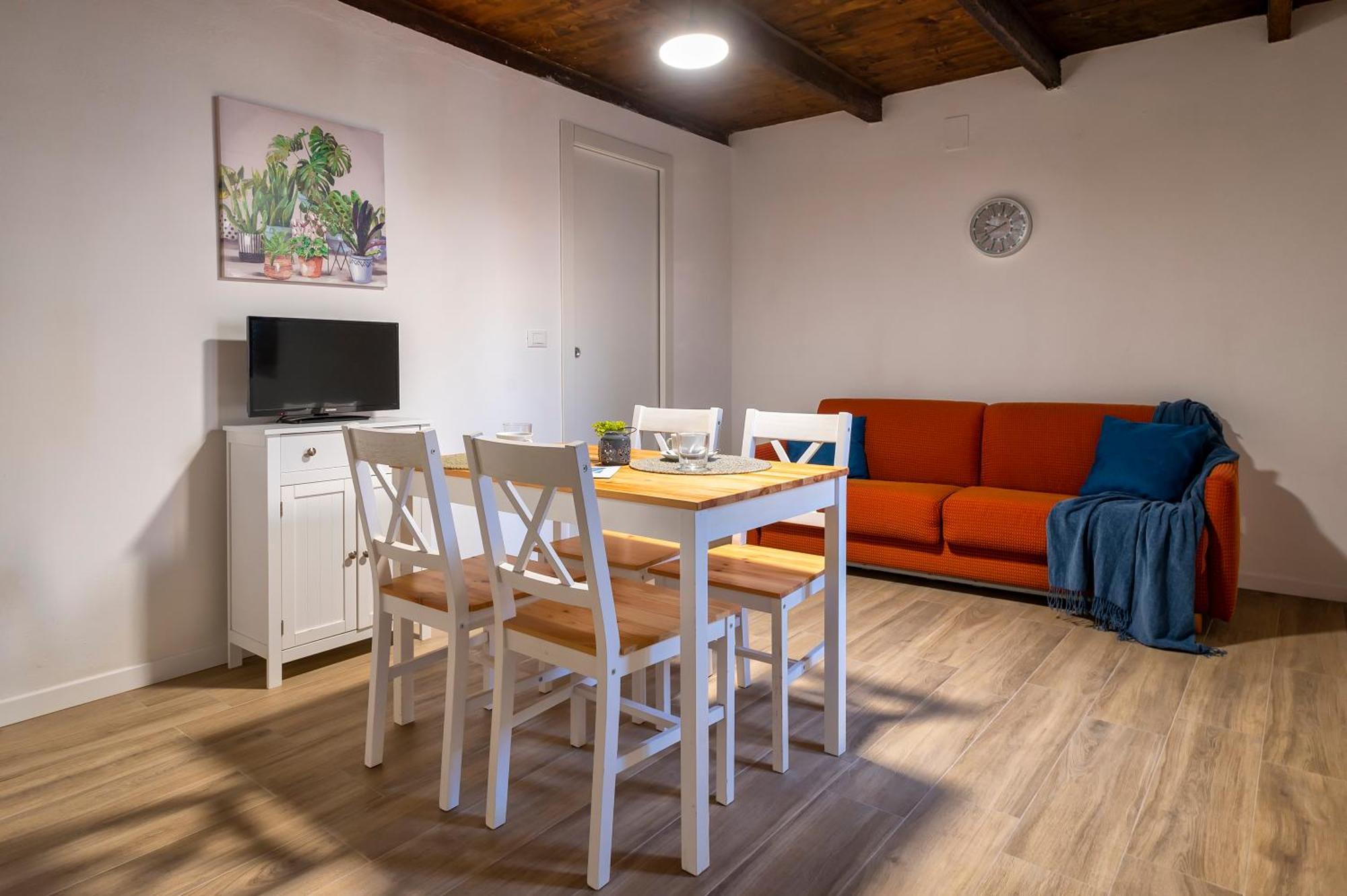 C & C Holidays Apartment *